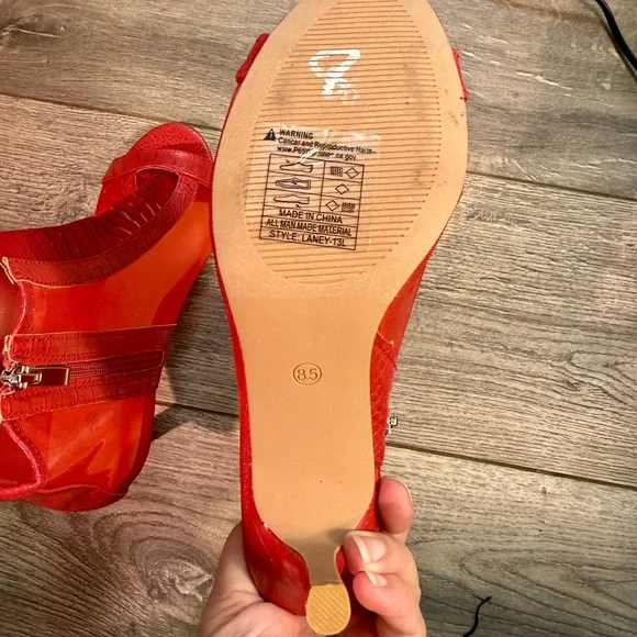 Jessica Carlyle Vibrant Red Mesh Heels - Picture 12 of 12